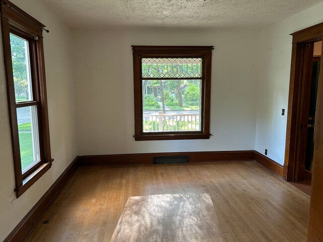 624 5th St S, Moorhead, MN 56560 - photo 3