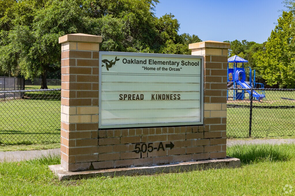 Welcome to Oakland Elementary School in West Ashley, which is the home of the orcas.