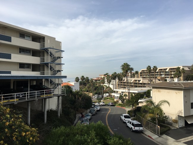 414 Monterey Ln unit D, San Clemente, CA 92672 - photo 2