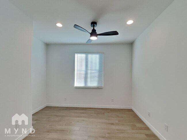 9959 W Whitton Ave, Avondale, AZ 85392 - photo 6