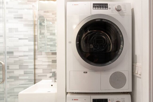 697 10th Ave unit ID1013711P, New York, NY 10036 - photo 6