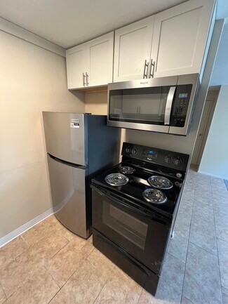 1380-1384 Clarence Ave, Lakewood, OH 44107