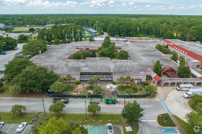 Hilton Head Island Middle School serves in the Beaufort County School District.