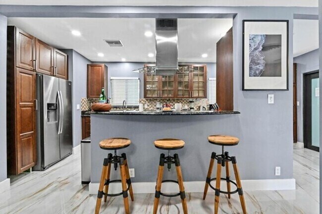 620 Camellia Ct, Plantation, FL 33317 - photo 6