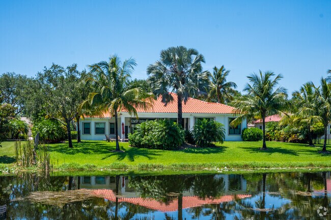 Imagination Farms offer many single family homes overlooking one of the many lakes in the area.