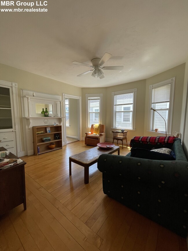 31-33 Rich St Unit 33-1, Waltham, MA 02451
