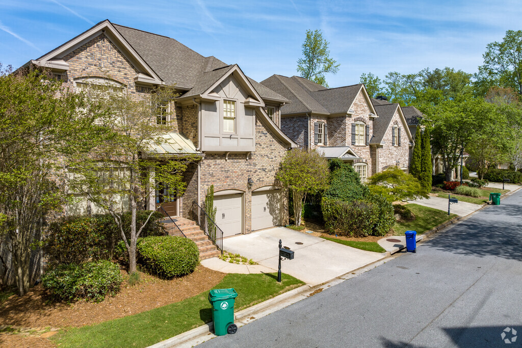 Newer brick homes are available in the Lakes District neighborhood.
