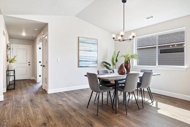 1050 NW Fairway Rd, Madras, OR 97741 - photo 7