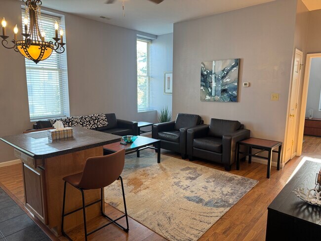 110 1/2 E 6th St unit 1, Bloomington, IN 47408 - photo 4