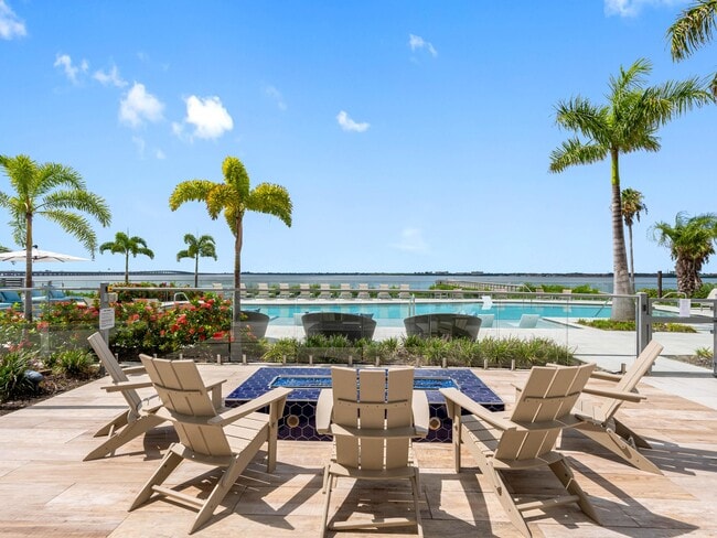 Bainbridge Bayview, Clearwater, FL 33759 - photo 4