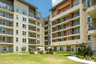 502 S Post Oak Ln, Houston, TX 77056