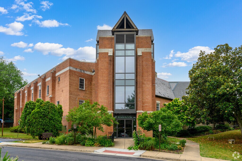 Grace Episcopal School in Alexandria fosters critical thinking in its curriculum.