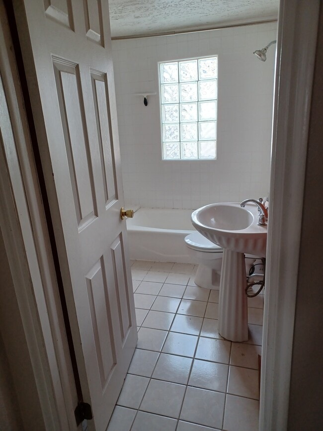 621 S Lake St, Salt Lake City, UT 84102 - photo 3