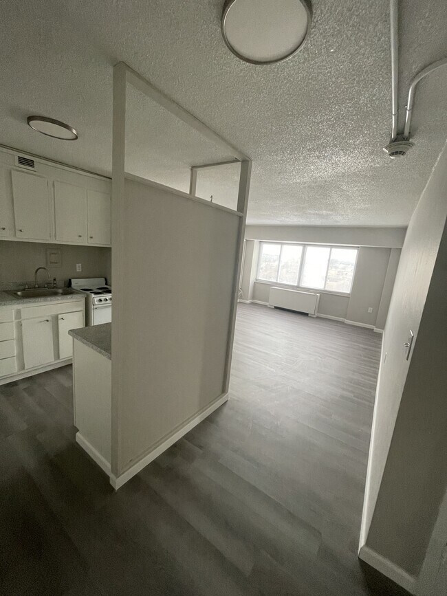 Independence Towers, Independence, MO 64056 - photo 6