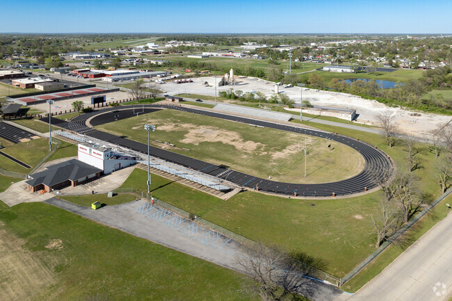 Sikeston Senior High School has great after school programs.