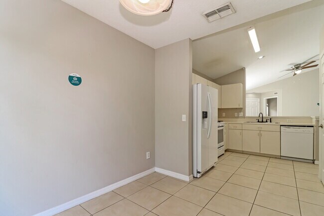 15113 Deer Meadow Dr, Lutz, FL 33559 - photo 6