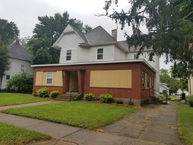 509 E Clay St unit 2, Collinsville, IL 62234 - photo 2