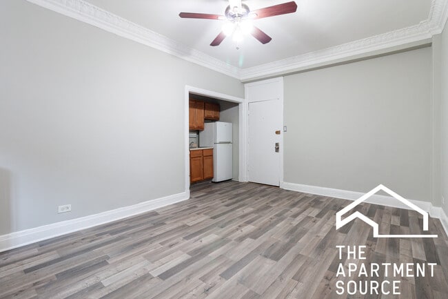 3835 N Fremont St unit 306, Chicago, IL 60613 - photo 4