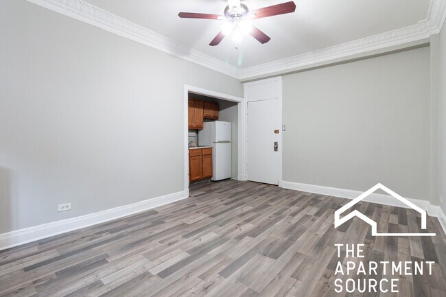 3835 N Fremont St unit 309, Chicago, IL 60613 - photo 4