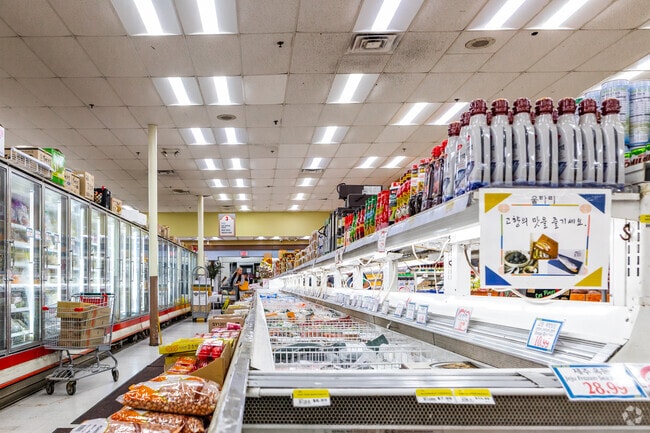 Korean Korner has provided Aspen Hill with groceries, goods & prepared meals since 1966.