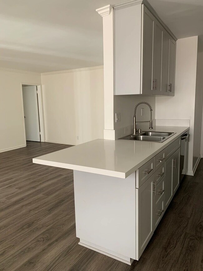 118 S Wetherly Dr Unit 101, Los Angeles, CA 90048