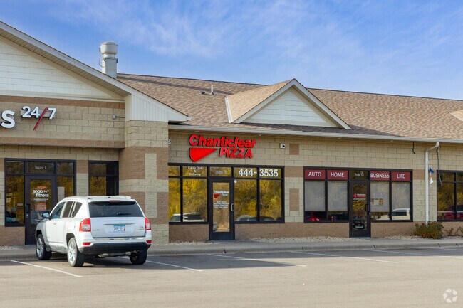 Residents enjoy pizza nights at Chanticlear Pizza, a local favorite.