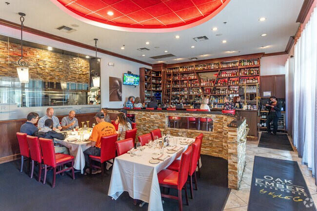 You’ll find delectable aged cuts of meat at Oak & Ember Steakhouse in Southbend Lakes.