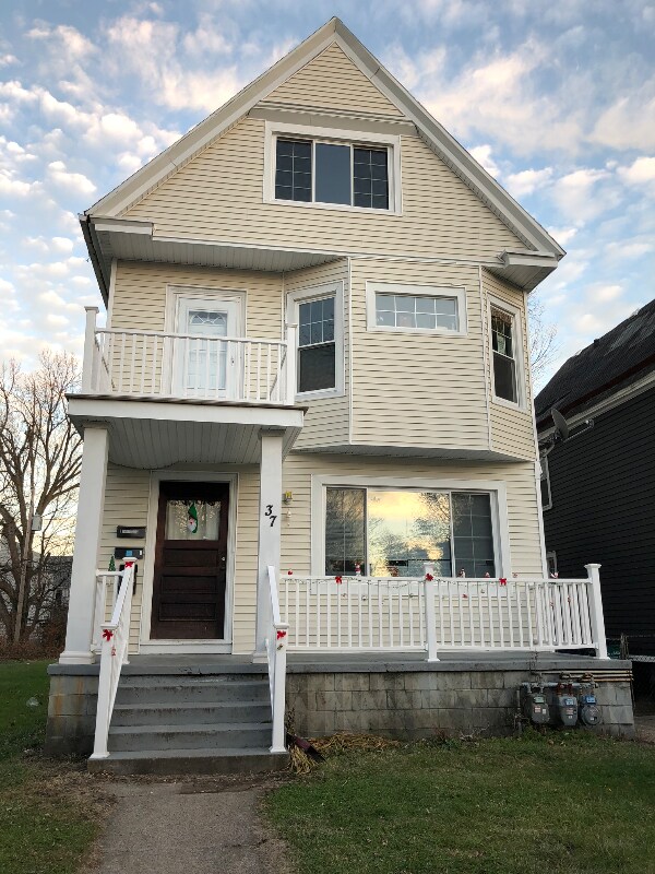 37 Holland Place Unit Lower Front, Buffalo, NY 14209