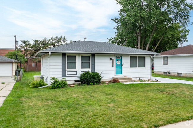 Small single-story homes make up a large portion of College View homes.