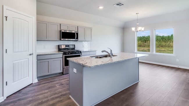 8125 Kelsey Ln, Iowa, LA 70647 - photo 2