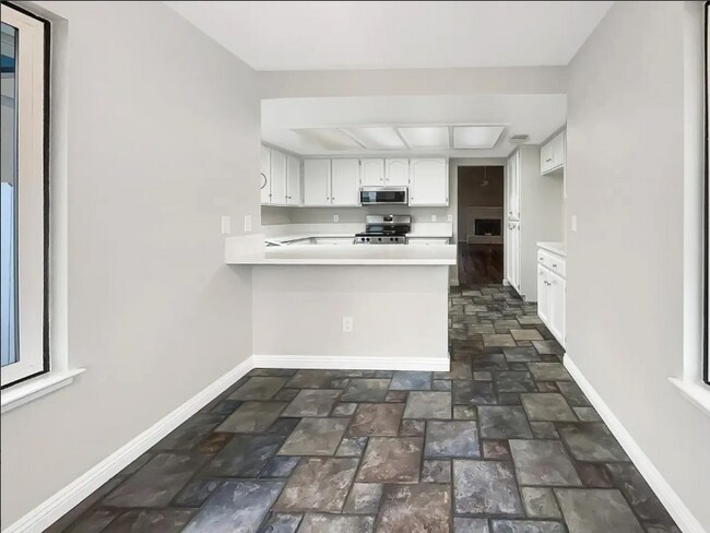 1172 Willow Creek Dr, Yuba City, CA 95991 - photo 5