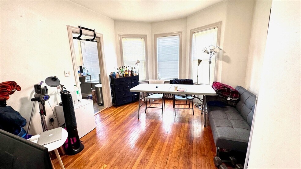 17 Antwerp St unit 1, Brighton, MA 02135 - photo 1