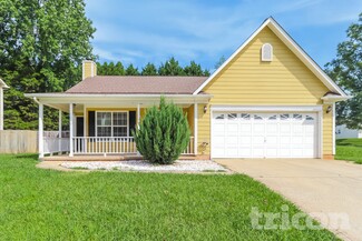 5000 Poplar Glen Dr, Matthews, NC 28104