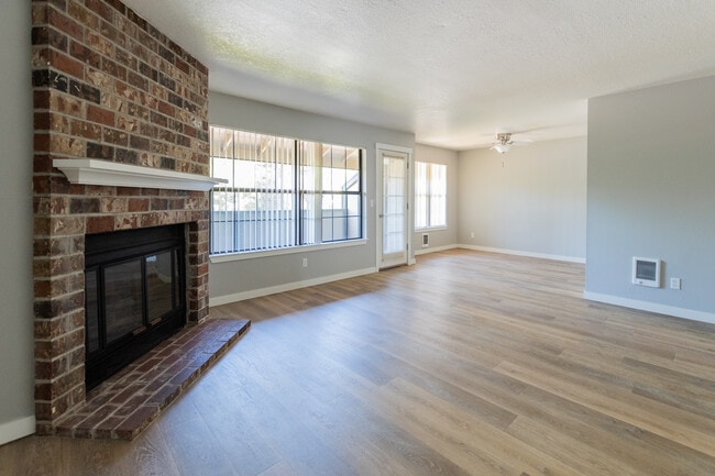 Devonshire Manor, Aloha, OR 97078 - photo 3