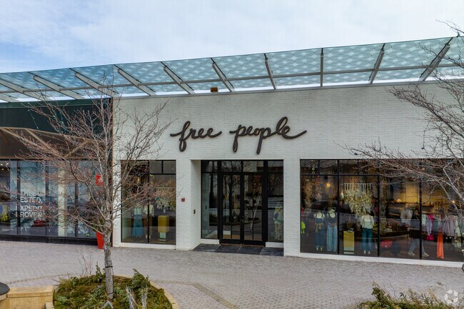 Free People is one of the most frequented shops at Old Orchard Shopping Center in Barcelona.