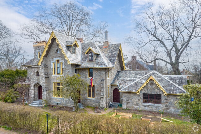 Large Stone Single Family Home in Germantown