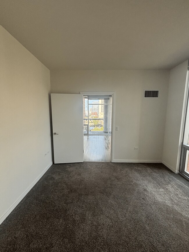 851 N La Salle Dr unit 1707, Chicago, IL 60610 - photo 4