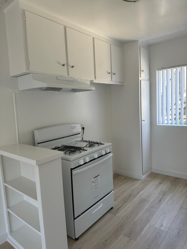 8200 Owensmouth Ave unit 5, Los Angeles, CA 91304 - photo 7