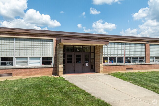 Valley View Primary School has approximately 571 students.