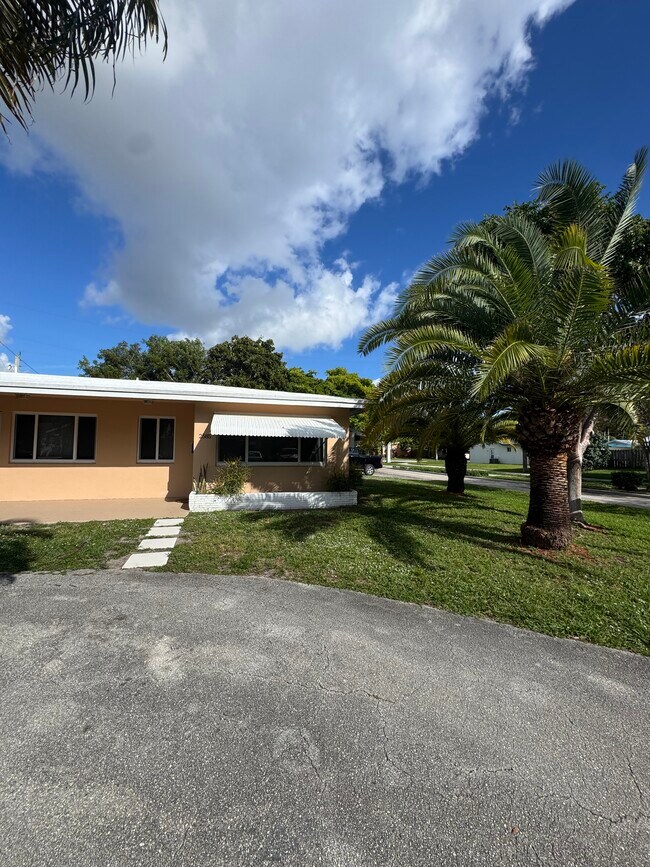 2585 NE 11th Ct unit Joe carrier, Pompano Beach, FL 33062 - photo 6