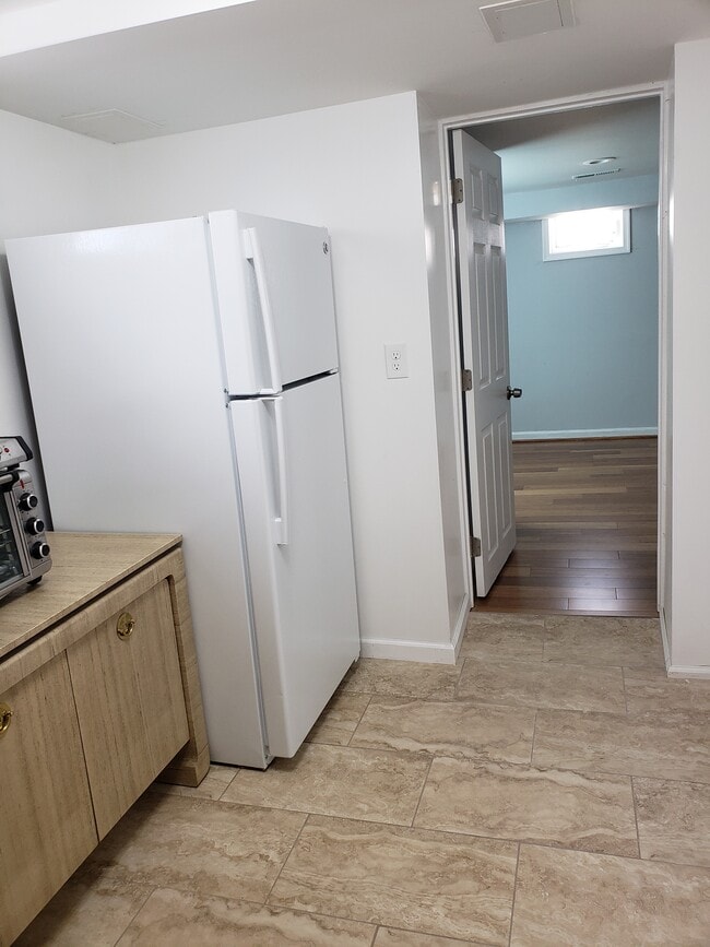 4851 Arlington Blvd unit Basement space, Arlington, VA 22203 - photo 7