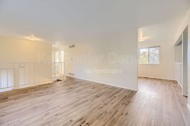 3208 S Olathe Way, Aurora, CO 80013 - photo 6