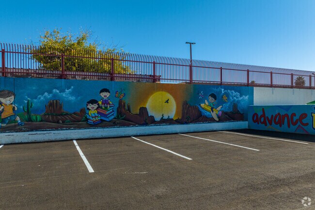 Advance U Elementary in Phoenix fosters innovative and curious learners.