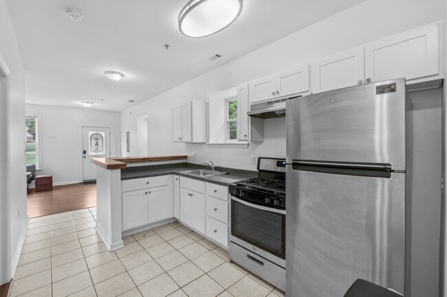 4813 Calvert Rd, College Park, MD 20740 - photo 7