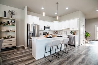 2906-3014 Kamrose Dr, Bismarck, ND 58504