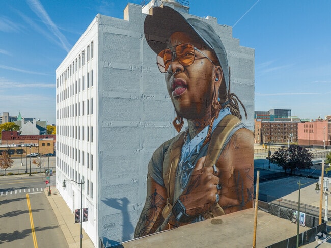 Downtown Detroit is only a 15-minute drive from Littlefield Community.