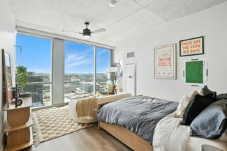 1118 W Carroll Ave, Chicago, IL 60607