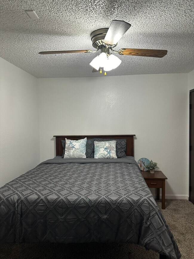 2410 Rio Dr unit 303, Bullhead City, AZ 86429 - photo 5