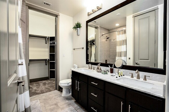 800 Sorella Ct unit ID1359168P, Houston, TX 77024 - photo 6