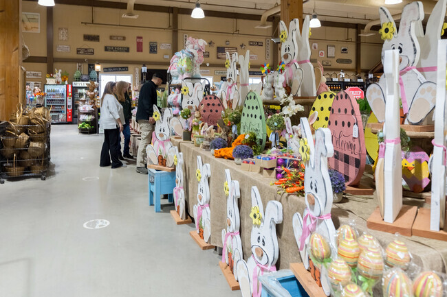For festive home decor, plants and trees, or fresh local produce, Maple Leaf Farms near Lafayette Mills has a great selection.